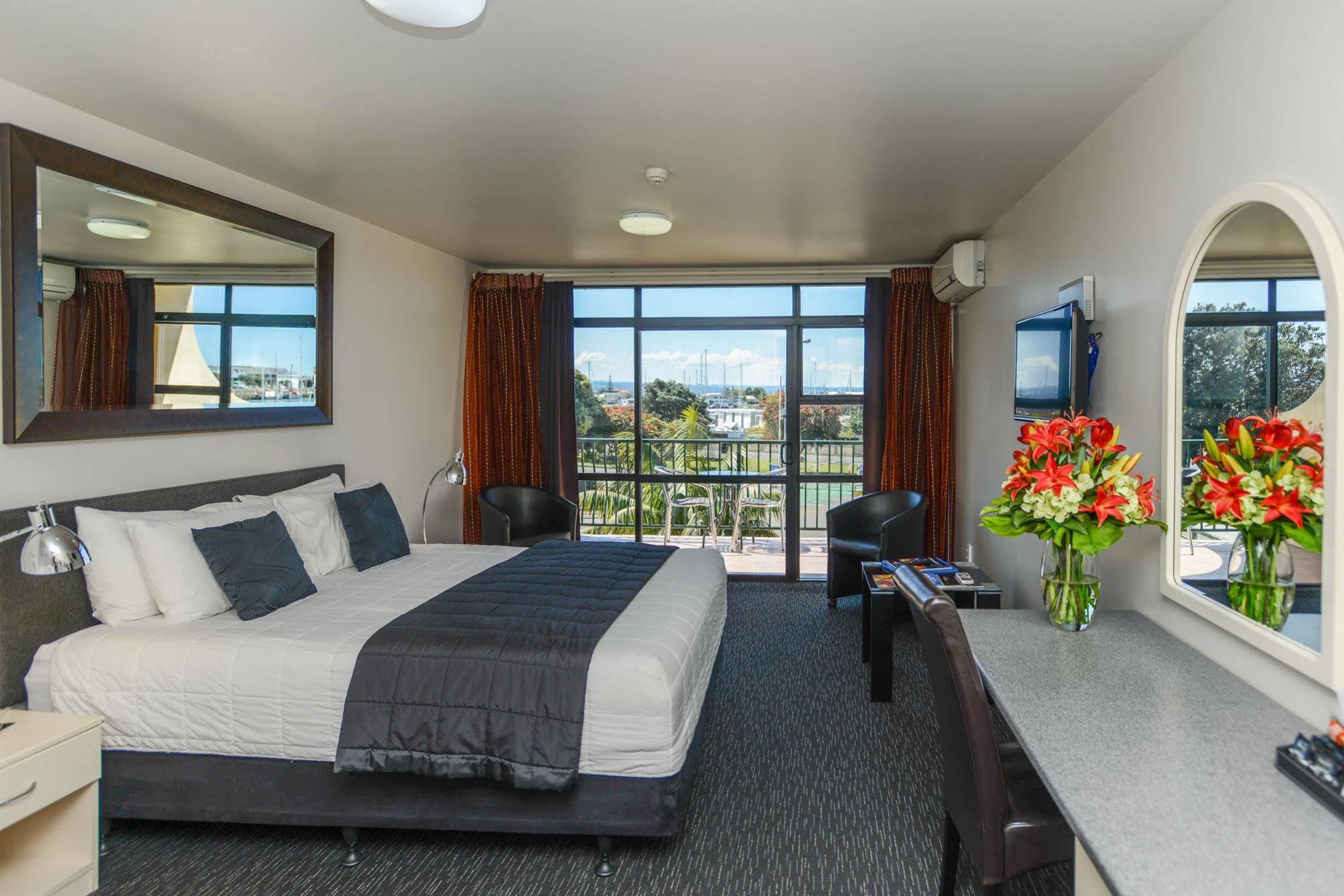 Bluewater Hotel Napier Exterior photo